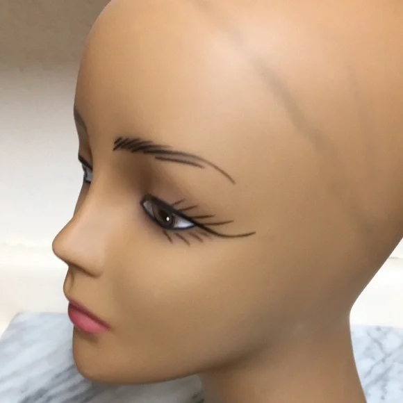 Motown Tress Mannequin Head - Picture 7 of 12